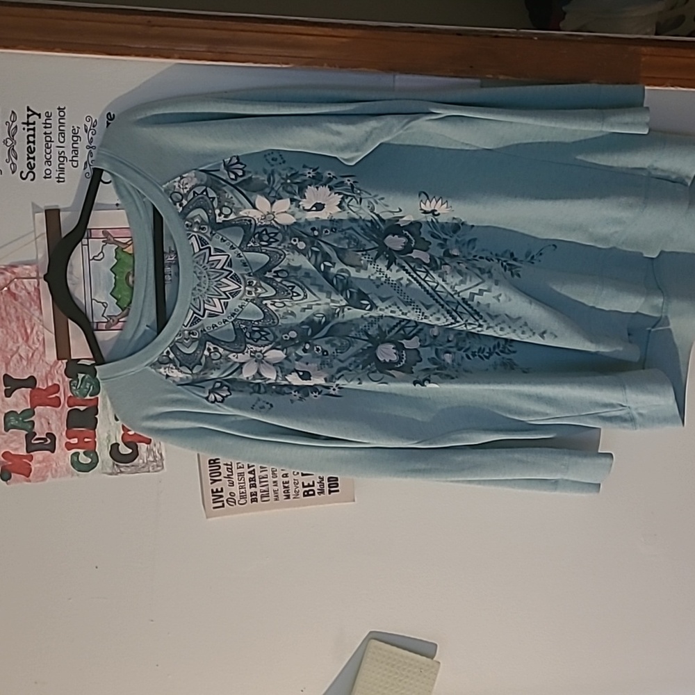 21. Shirt Size XL Brand Links color Blue soft warm material wear EUC NWOT